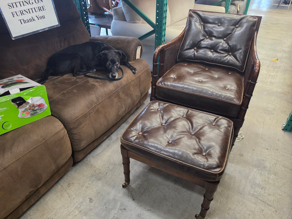 VANGUARD FURNITURE CRAFTWORK PORTOBELLO COGNAC PB WALNUT FAUX BAMBOO DOUBLE CANE PROTECTED ANILINE LEATHER BUTTON TUFTED O/S ACCENT/ LOUNGE/ SHERATON/ REGENGY CHAIR W/OTTOMAN ON BRASS CASTORS 🗣