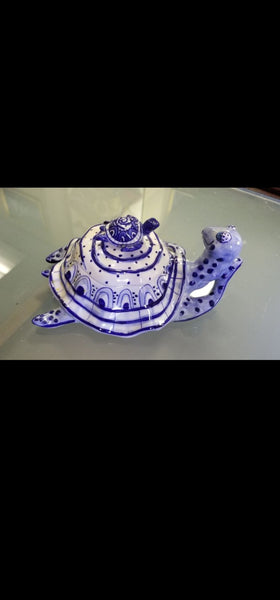 DIANE BLUE AND WHITE HAND PAINTED CERAMIC/ PORCELAIN/ STONEWARE TURTLE 💙🐢🐢🤍 TURTLE LIDDED BOX/ TRINKET BOX/ CANDY DISH/ CAT DISH/ CANDLE HOLDER ~ MISC