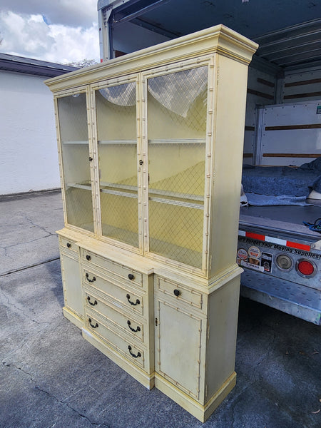 VINTAGE JASPER CABINET ILLUMINATED FAUX BAMBOO 🎋 BUTLERS CHINA CABINET/ DESK/ CONSOLE W/BUBBLE GLASS