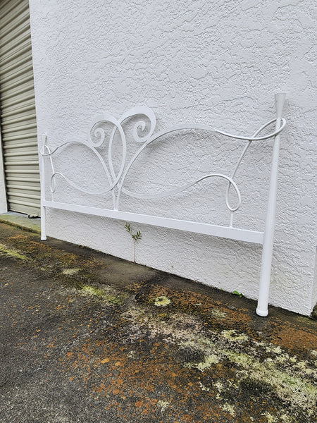 VINTAGE WHITE METAL/ IRON CURVED/ BENT  WHIMSICAL HEADBOARD AND  FOOTBOARD