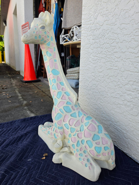 VINTAGE WHITE/ BLUE/ PINK CERAMIC/ PLASTER RESTING GIRAFFE 🩵🦒🤍🦒🩷 ~ MISC