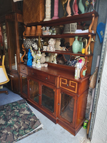 ANTIQUE/ VINTAGE CHINOISERIE/ GREEK KEY MIRRORED GLASS CHINA CABINET/ BAR/ CONSOLE/ BUFFET