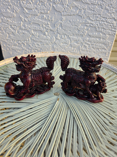 VINTAGE RESIN FAUX CINNABAR QILIN FOO HORSEEYS (!?🐎?!) DOG LION DRAGON MOMMA/DADDY SCULPTURES/ STATUES/FIGURINES (2) 🐉~ MISC