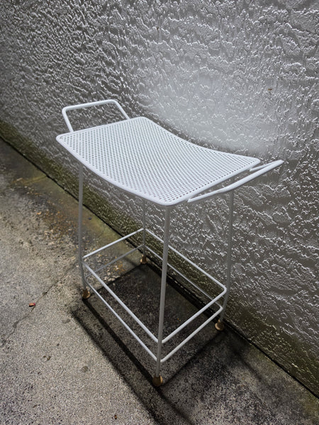 VINTAGE MID CENTURY MODERN SALTERINI METAL/ IRON STOOL/ BENCH/ SHOWER CHAIR/ ACCENT TABLE W/MESH SEAT/ HANDLES/ RUBBER CLAD SHOES ~ MISC