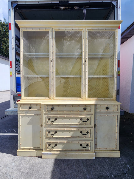 VINTAGE JASPER CABINET ILLUMINATED FAUX BAMBOO 🎋 BUTLERS CHINA CABINET/ DESK/ CONSOLE W/BUBBLE GLASS