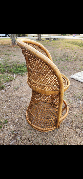 VINTAGE WICKER RATTAN BAMBOO 🎋 BOHO EMMANUELLE  SUNBURST COUNTER BARSTOOLS (3)