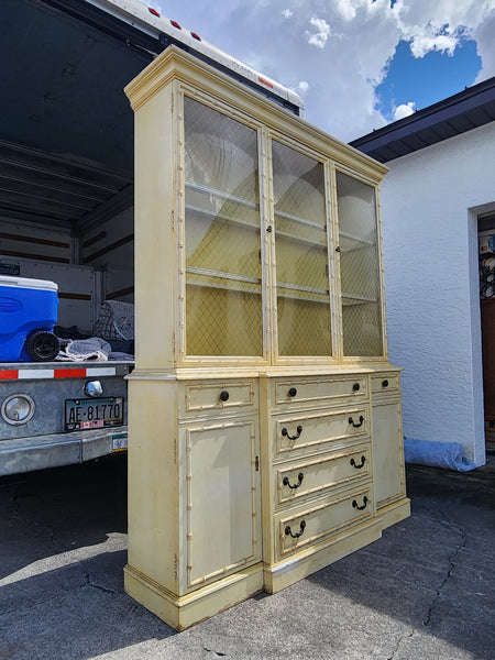 VINTAGE JASPER CABINET ILLUMINATED FAUX BAMBOO 🎋 BUTLERS CHINA CABINET/ DESK/ CONSOLE W/BUBBLE GLASS