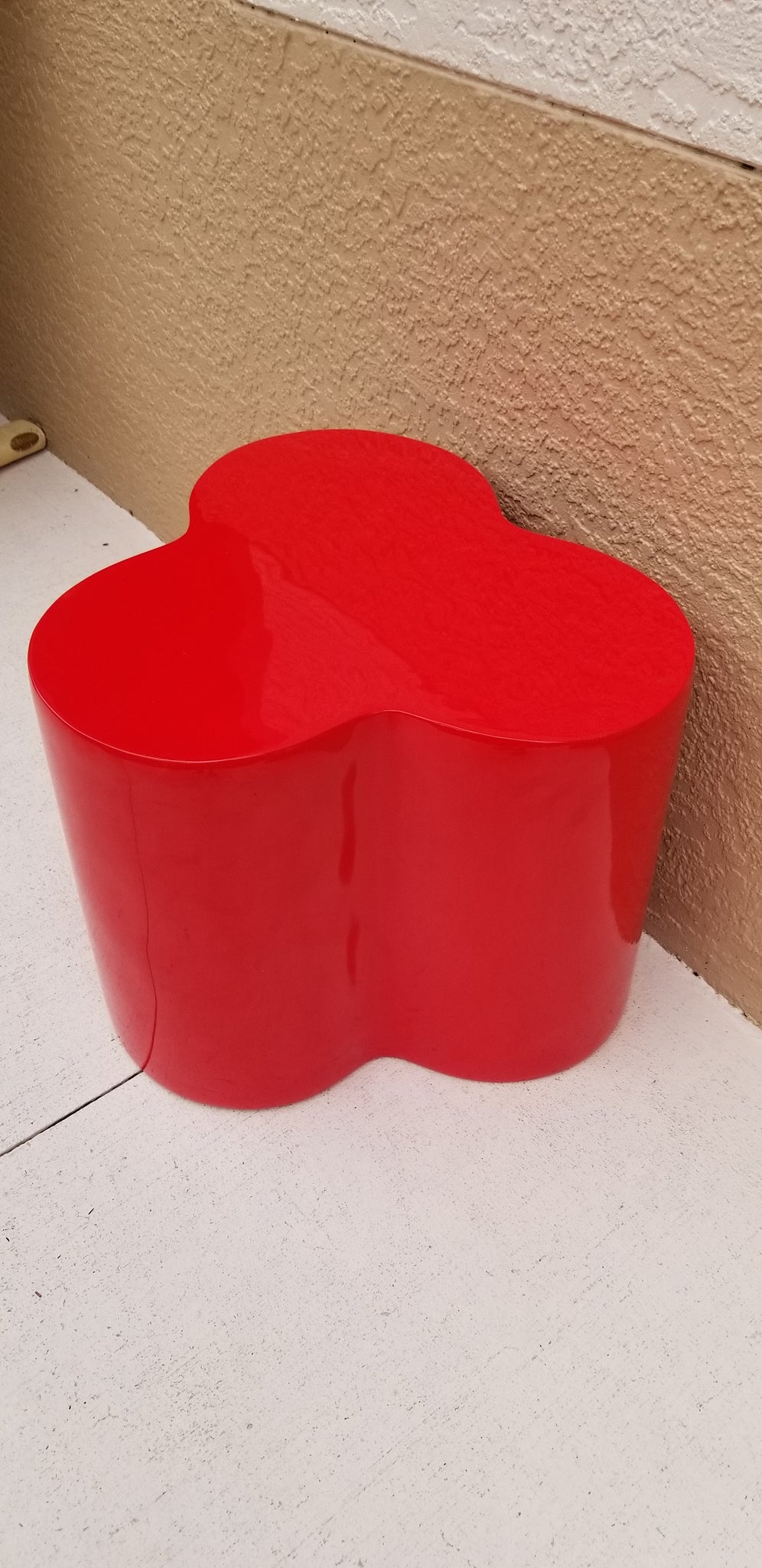 VINTAGE MID CENTURY MODERN RED❣️ FIBERGLASS CLOVER ACCENT/ END TABLE
