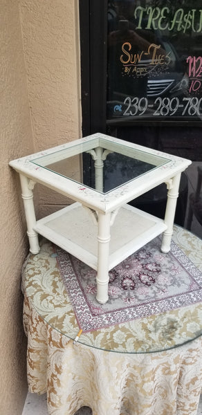 VINTAGE HICKORY FURNITURE FAUX BAMBOO/ CANE END/ ACCENT TABLE W/FRETWORK/ PLANT STAND