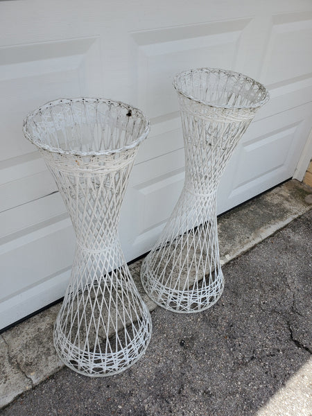 VINTAGE RUSSELL WOODARD SPUN FIBERGLASS PLANT STAND/ PEDESTAL/ ACCENT TABLE (2 AVAILABLE) ~ MISC