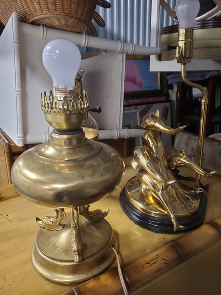 VINTAGE BRASS DOLPHIN POD TABLE LAMP