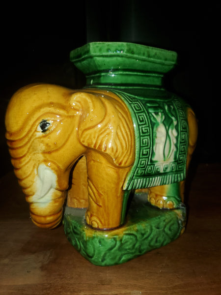 VINTAGE CHINOISERIE ASIAN MOTIF GREEN/ GOLD CERAMIC ELEPHANT PLANT STAND/ SCULPTURE ~ MISC