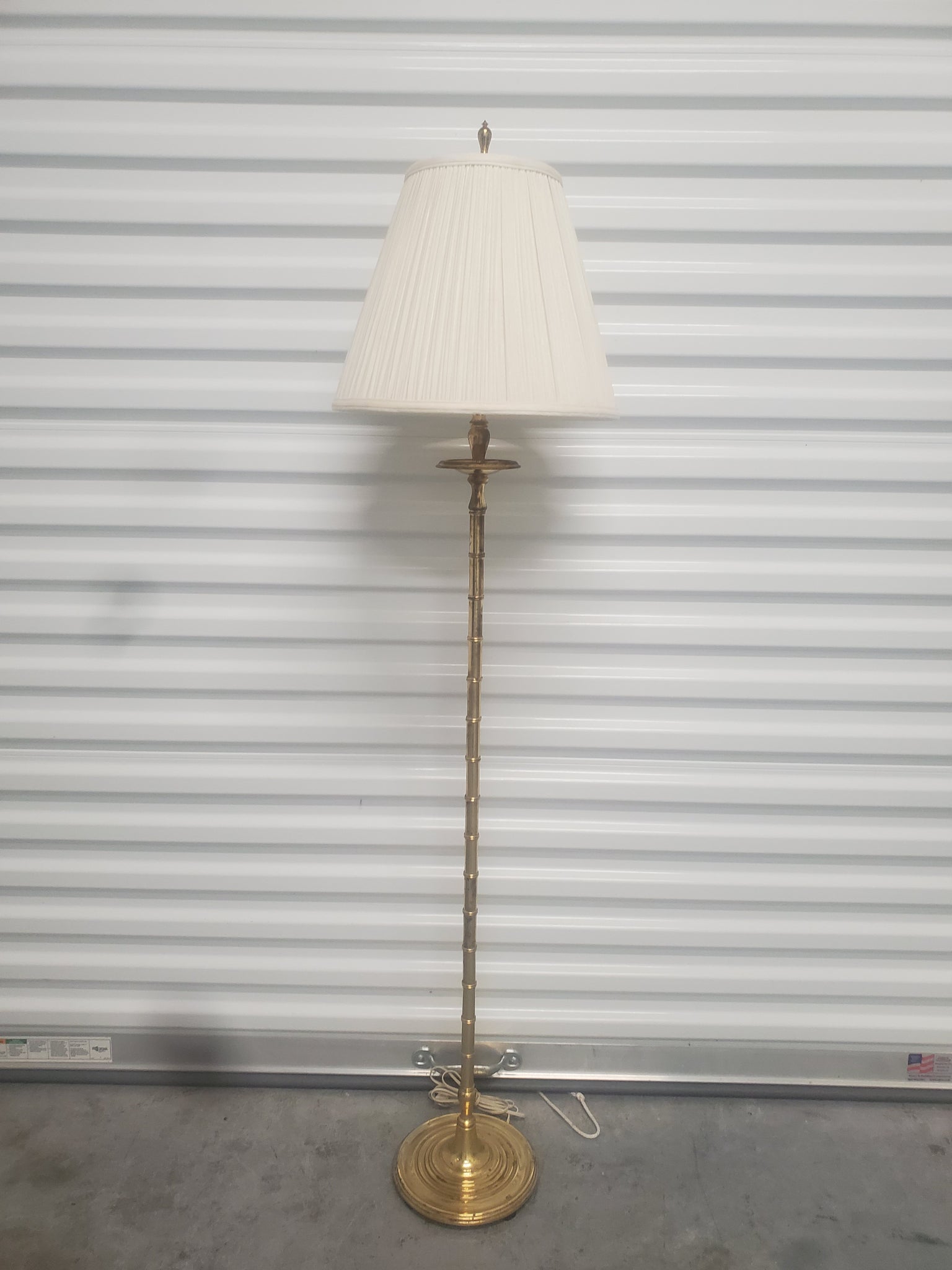 ANTIQUE/ VINTAGE BRASS BAMBOO FLOOR LAMP W/SHADE
