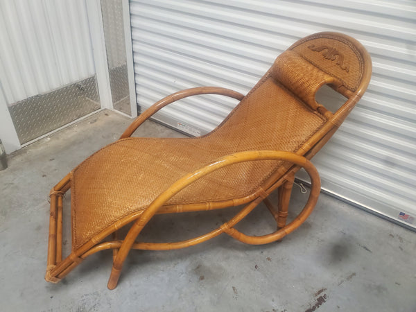 VINTAGE BAMBOO RATTAN CANE PRETZEL CHAISE LOUNGE / ACCENT O/S CHAIR