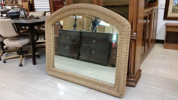VINTAGE ARCHED HORIZONTAL SEAGRASS MIRROR