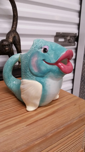 VINTAGE CERAMIC BOTOX LIPS 💋🫦FISHEE PITCHER ~ MISC