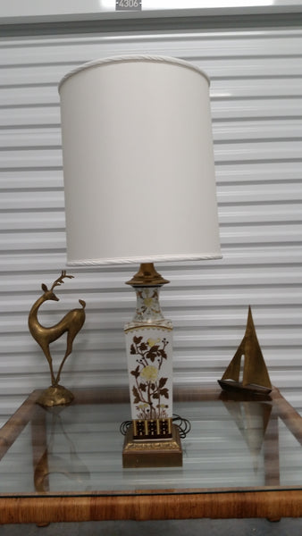 ANTIQUE PORCELAIN BRASS CHINOISERIE LAMP