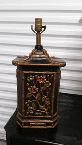VINTAGE FREDERICK COOPER CHINOISERIE PAGODA FAUX BAMBOO/FLORAL CERAMIC LAMP W/SHADE