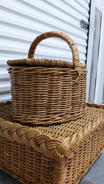 VINTAGE BRAIDED BAMBOO/RATTAN PIC~I~NIC BASKET - MISC