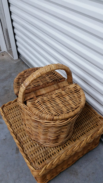 VINTAGE BRAIDED BAMBOO/RATTAN PIC~I~NIC BASKET - MISC