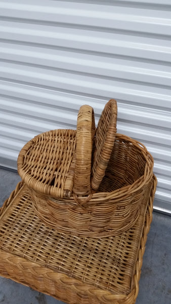 VINTAGE BRAIDED BAMBOO/RATTAN PIC~I~NIC BASKET - MISC