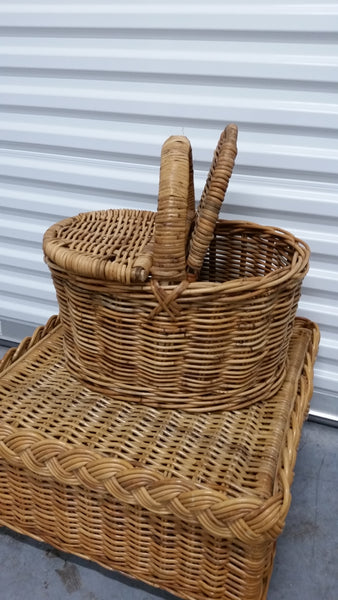 VINTAGE BRAIDED BAMBOO/RATTAN PIC~I~NIC BASKET - MISC