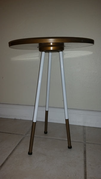 VINTAGE MID CENTURY MODERN/ SPACE AGE WHITE/ GOLD GREEN/ GOLD METAL TRIPOD PIZZA PAN ACCENT (END) TABLES with DETACHABLE LEGS (2)