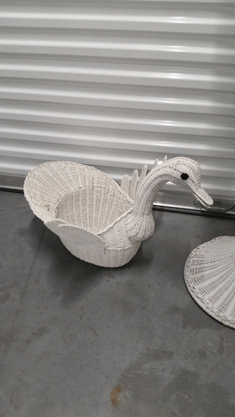 VINTAGE NATURAL WICKER SWAN PLANTER/ BASKET ~ MISC