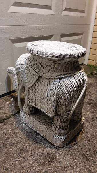 VINTAGE WHITE WICKER TRUNKS UP! 🐘 ELEPHANT PLANT STAND/ACCENT TABLE ~ MISC