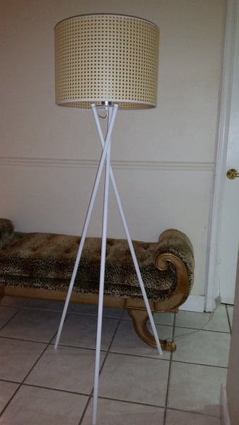 WHITE TRIPOD FLOOR LAMP W/SHADE