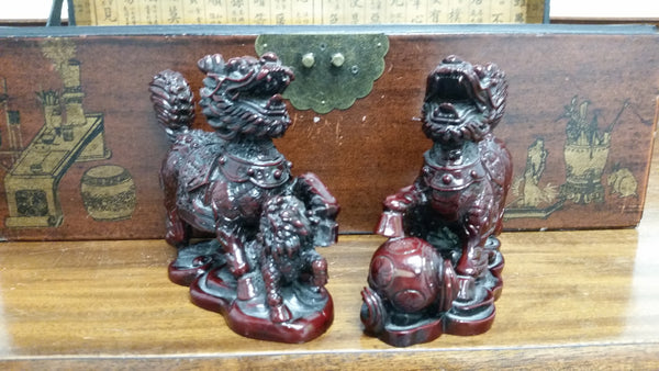 VINTAGE RED RESIN FOO HORSEEYS (!?🐎?!) DOG LION DRAGON MOMMA/DADDY SCULPTURES (2) ~ MISC