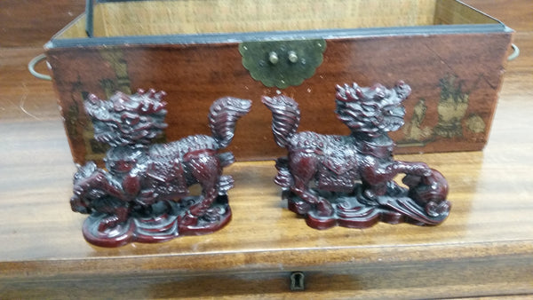 VINTAGE RED RESIN FOO HORSEEYS (!?🐎?!) DOG LION DRAGON MOMMA/DADDY SCULPTURES (2) ~ MISC