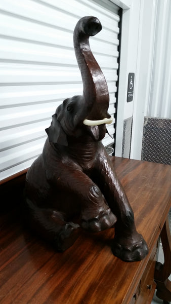 VINTAGE GENUINE LEATHER SITTING & SHAKING 🤝🐘 ELEPHANT SCULPTURE/STATUE ~ MISC