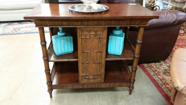 VINTAGE FAUX BAMBOO CHINOISERIE CHIPPENDALE FRETWORK PENCIL BAMBOO RATTAN BAR/ SHELF/ CONSOLE/ CHANGING/ ACCENT TABLE 🎋