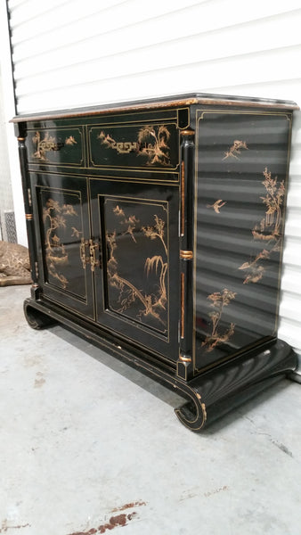 ANTIQUE/ VINTAGE BLACK LACQUER CHINOISERIE/ TORTOISE SHELL/ SCROLL BASE BAR/ CONSOLE/ CABINET