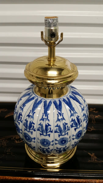 VINTAGE CERAMIC BLUE AND WHITE/BRASS ROUND (PUMPKIN🎃) LAMP
