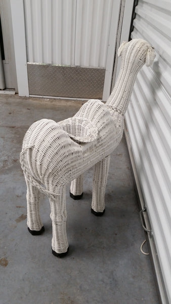 VINTAGE WHITE WICKER 🐫 2 HUMP 🐫 CAMEL PLANTER ~ MISC