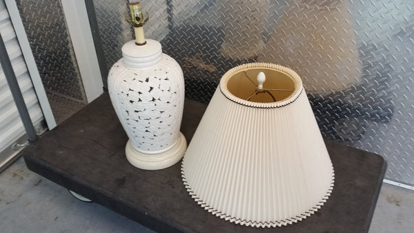 VINTAGE FREDERICK COOPER RETICULATED "BLANC DE CHINE" LAMP W/SHADE 🍀