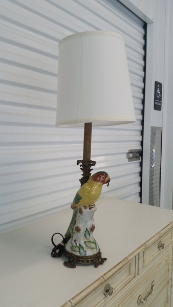 VINTAGE ORIENTAL ACCENT 1880 BRASS AND CERAMIC BIRDIE 🐥with a stick🕊 LAMP W/SHADE