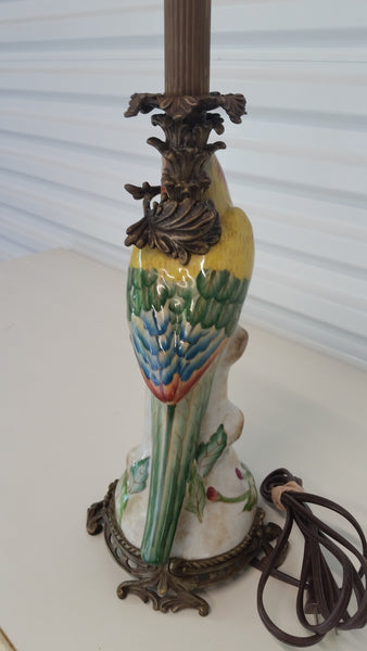 VINTAGE ORIENTAL ACCENT 1880 BRASS AND CERAMIC BIRDIE 🐥with a stick🕊 LAMP W/SHADE