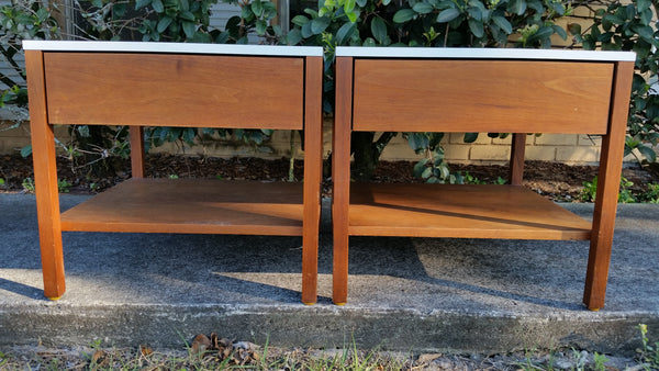 VINTAGE MID CENTURY MODERN KNOLL ASSOCIATES INC WALNUT NIGHTSTANDS/ END TABLES (2)