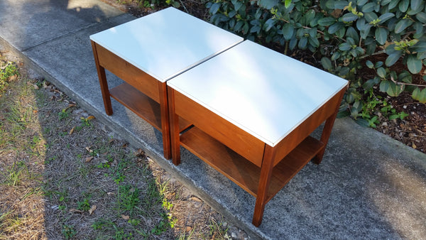 VINTAGE MID CENTURY MODERN KNOLL ASSOCIATES INC WALNUT NIGHTSTANDS/ END TABLES (2)