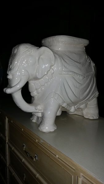 VINTAGE WHITE CERAMIC ELEPHANT PLANT STAND/ACCENT TABLE ~ MISC