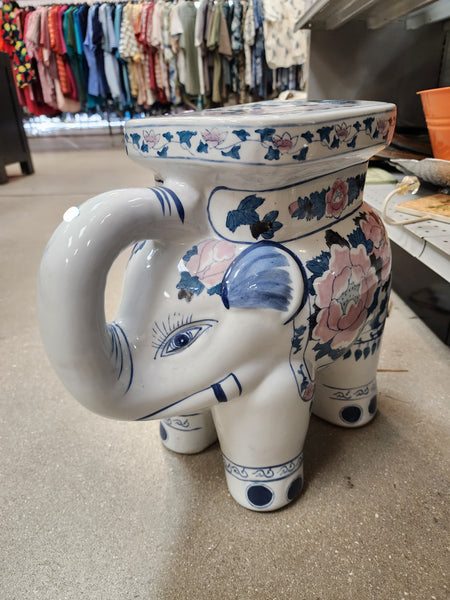 VINTAGE BLUE💙 n WHITE🤍 n PINK🩷 CERAMIC ELEPHANT🐘 trunx up PLANT STAND/ ACCENT TABLE ~ MISC
