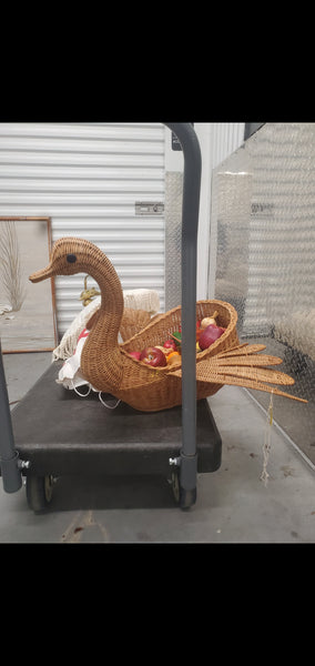 VINTAGE NATURAL WICKER SWAN PLANTER/ BASKET ~ MISC