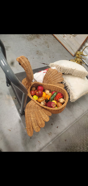 VINTAGE NATURAL WICKER SWAN PLANTER/ BASKET ~ MISC