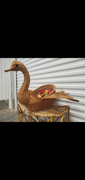 VINTAGE NATURAL WICKER SWAN PLANTER/ BASKET ~ MISC