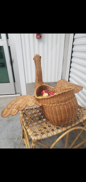 VINTAGE NATURAL WICKER SWAN PLANTER/ BASKET ~ MISC