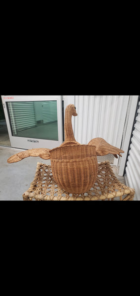 VINTAGE NATURAL WICKER SWAN PLANTER/ BASKET ~ MISC